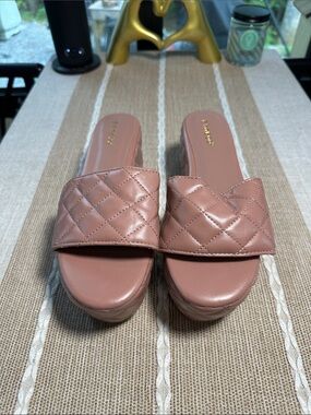 BAMBOO Quilted Slide Platforms in Mauve Pink
